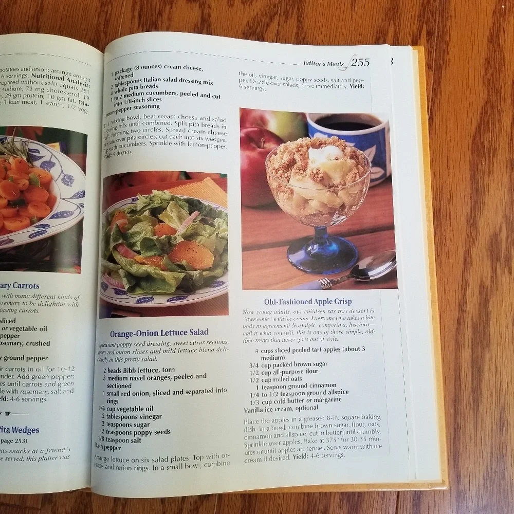 Taste of Home 2000 annual recipe cookbook